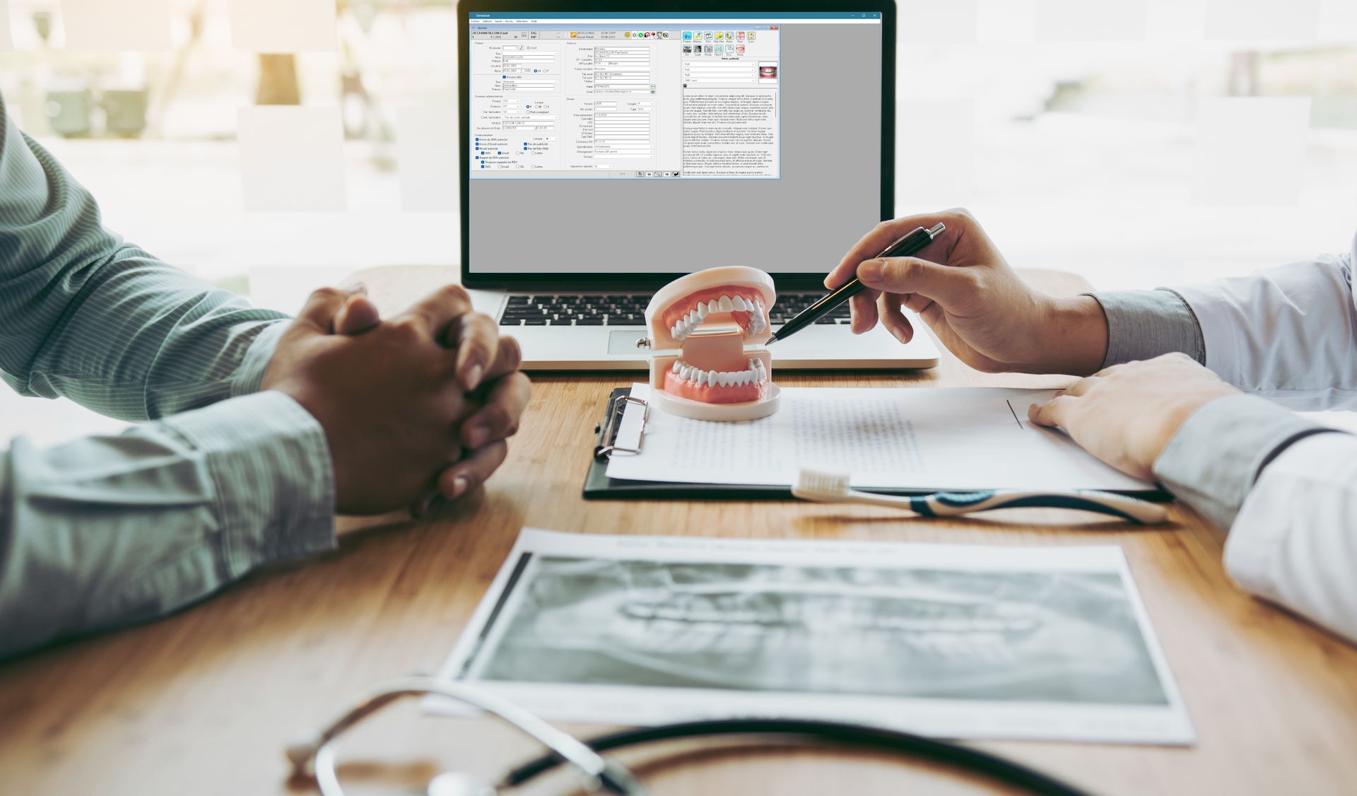 Le logiciel DentaGest à l&rsquo;écran